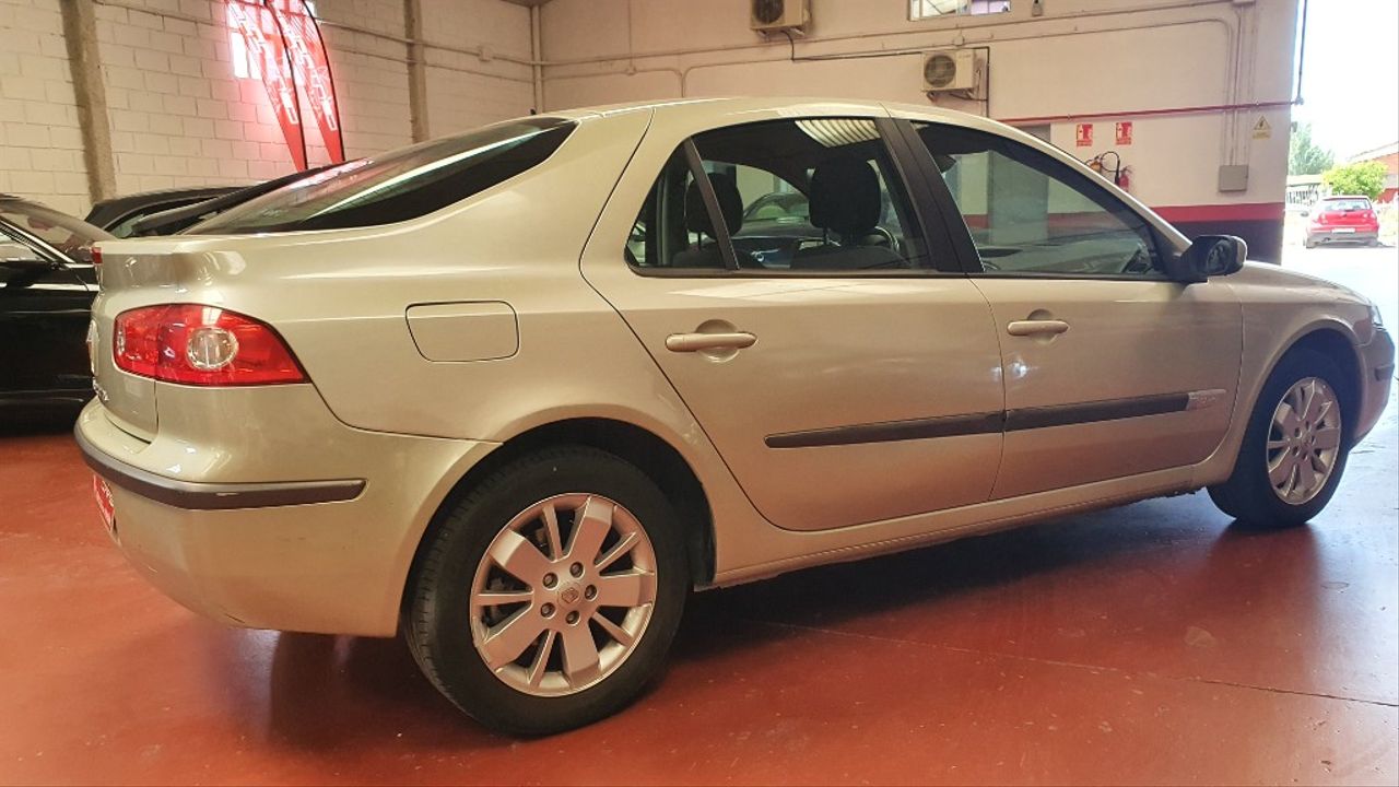 RENAULT Laguna