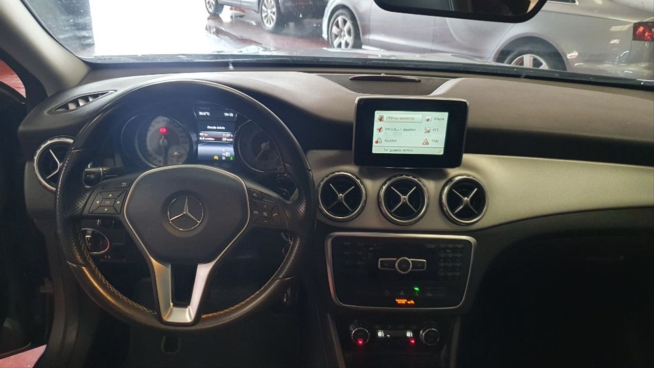 MERCEDES-BENZ Clase GLA